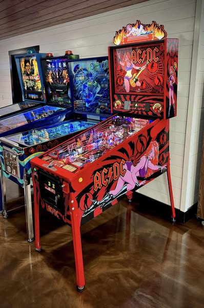 AC/DC (Luci Vault Premium Edition) – Pinball Intercom
